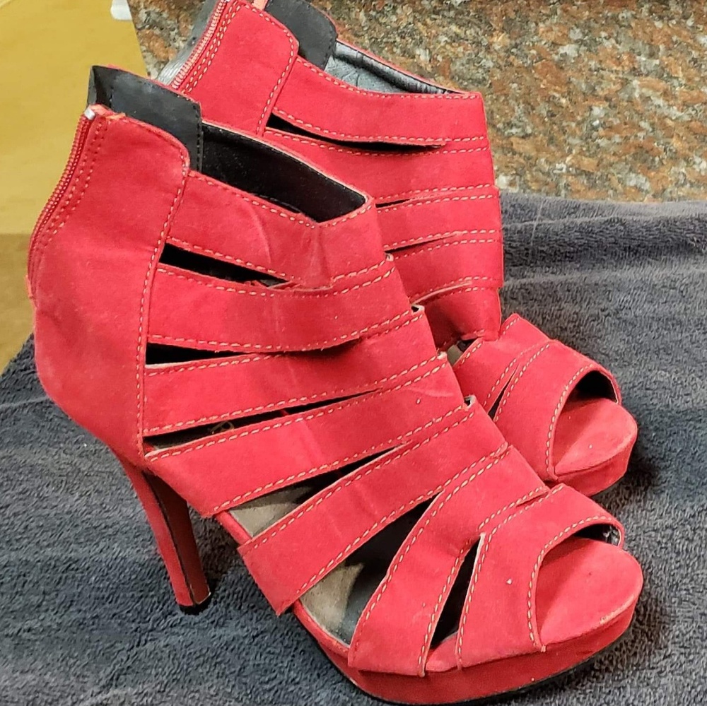 Lafer Heels - Picture 3 of 3